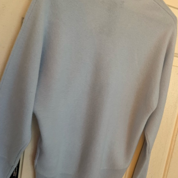 New Tahari Powder Blue Classic Cashmere Sweater SZ Small - Picture 6 of 8